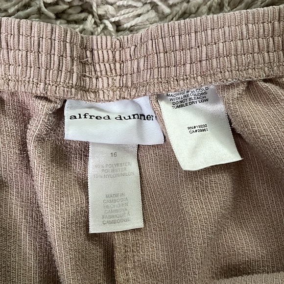 Alfred Dunner Corduroy Elastic Waist Pant w/Pockets - Picture 4 of 6